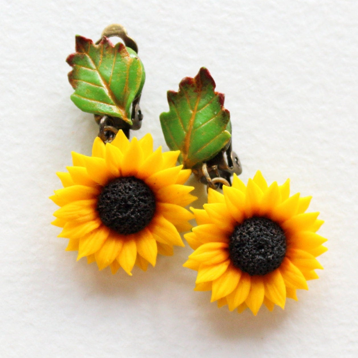 Radiant Flower: Sunflower & Leaf Сlips Polymer Clay.