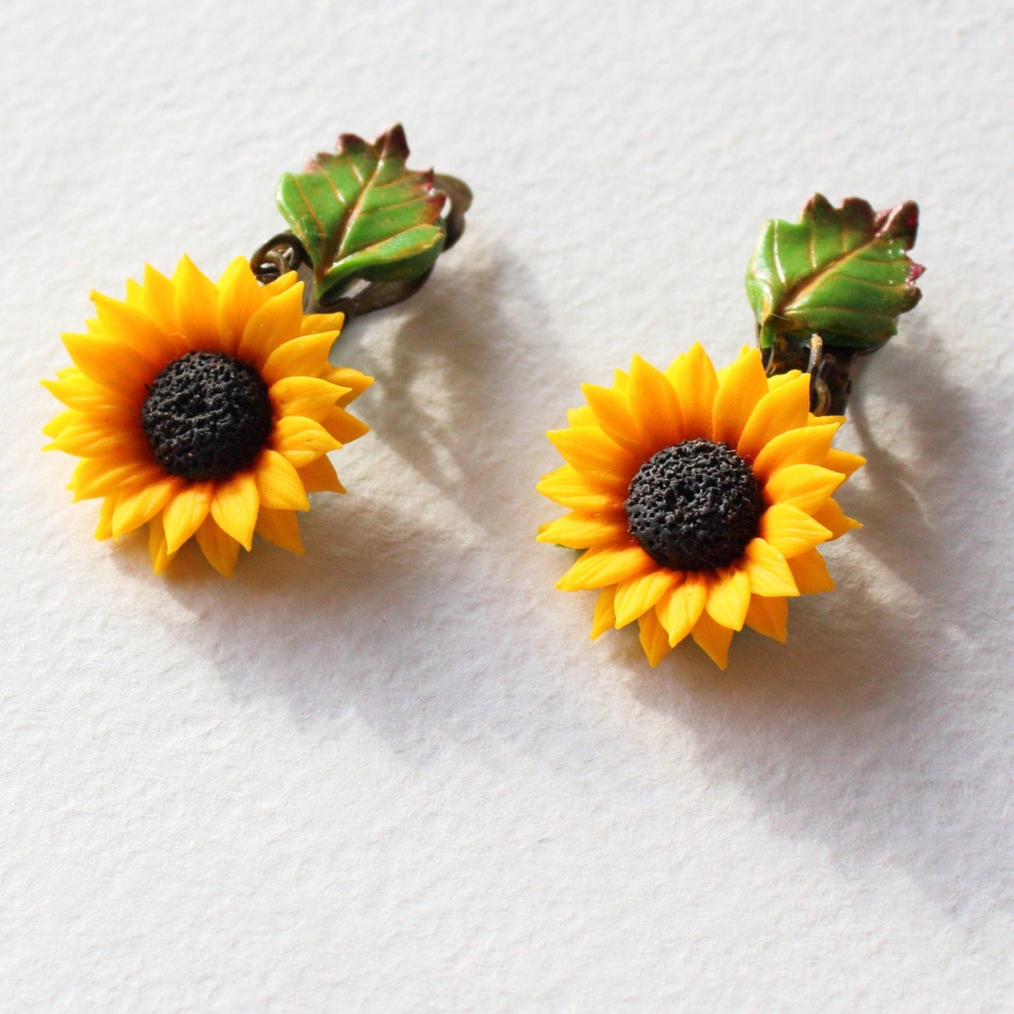 Radiant Flower: Sunflower & Leaf Сlips Polymer Clay.