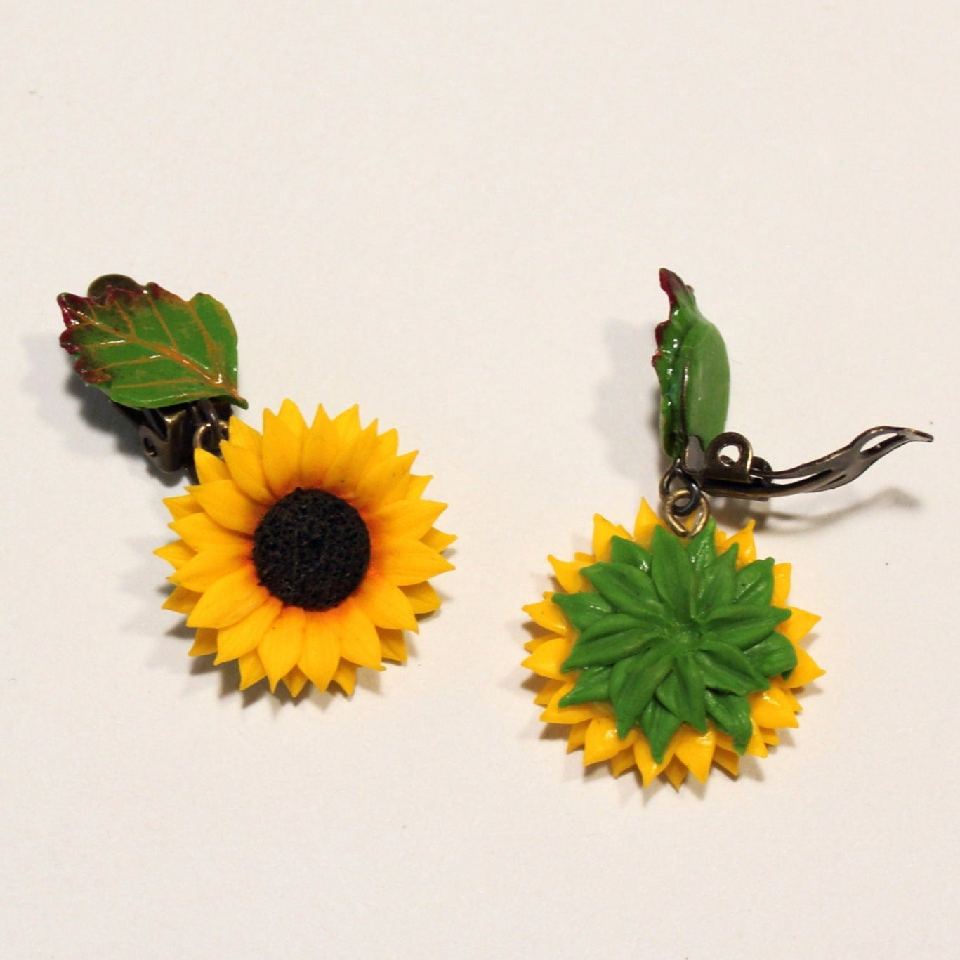 Radiant Flower: Sunflower & Leaf Сlips Polymer Clay.