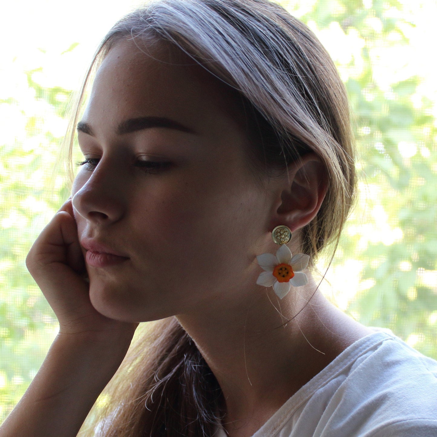 White Splendor: Daffodil Earrings Polymer Clay.