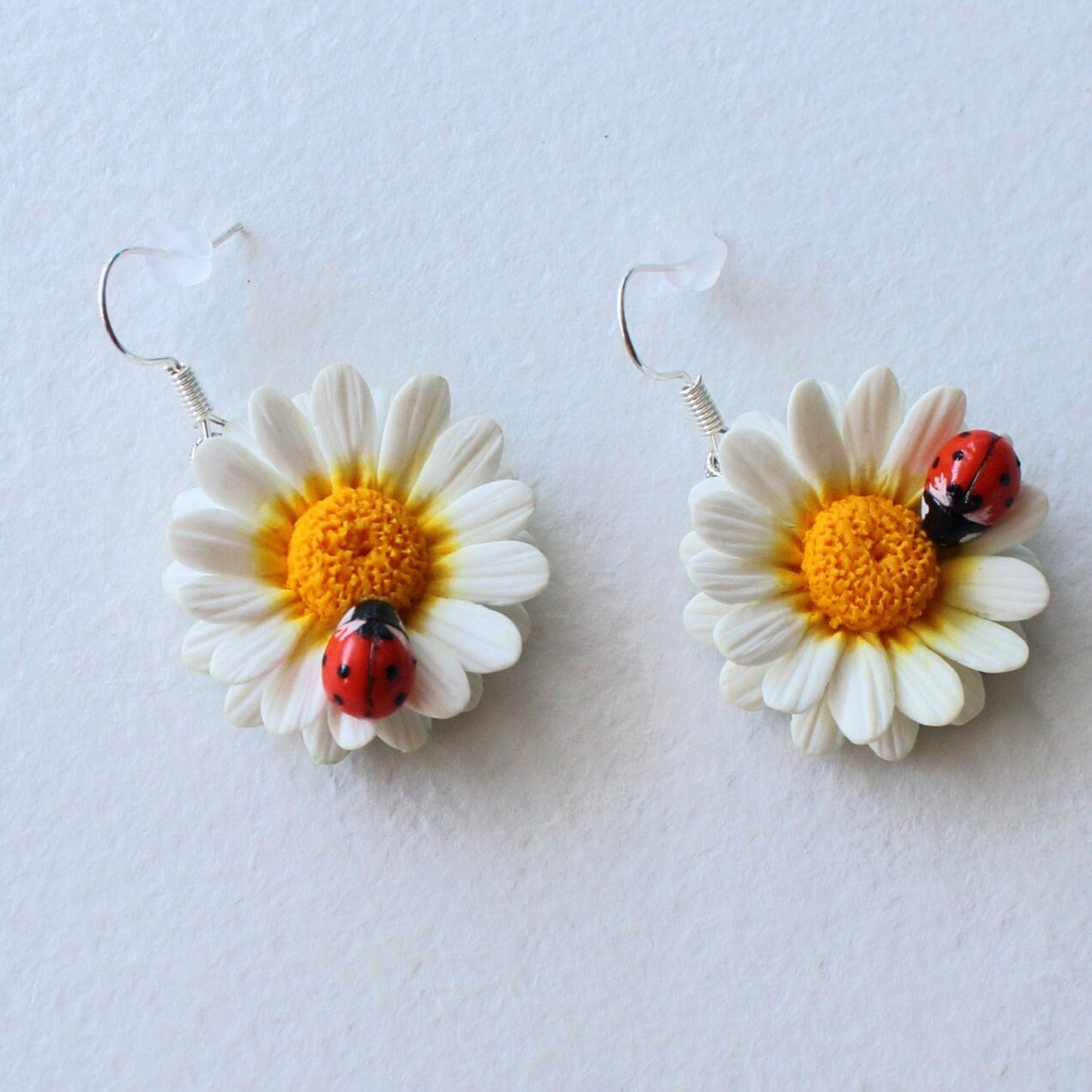 Summer Lovers: Daisy & Ladybug Earrings Polymer Clay.