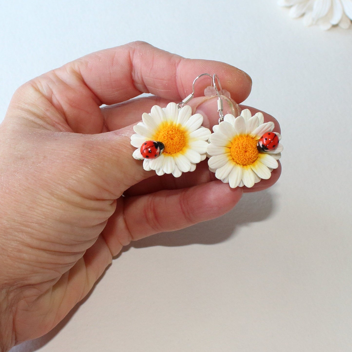 Summer Lovers: Daisy & Ladybug Earrings Polymer Clay.