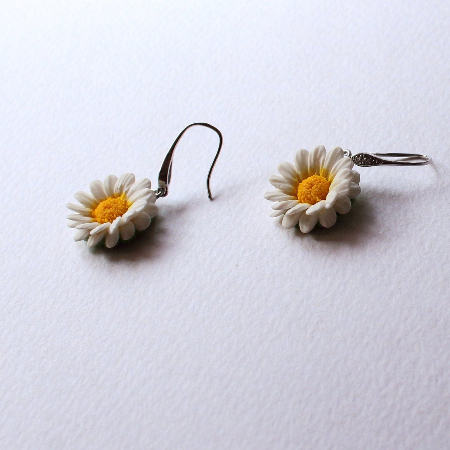 Sparkling Fresh: Daisy & Zircon Earrings Polymer Clay.