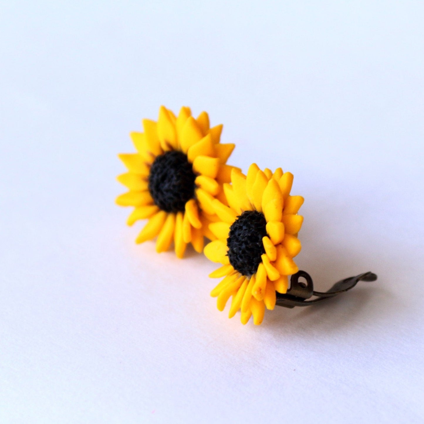 Sun-kissed Style: Sunflower Сlips Polymer Clay.