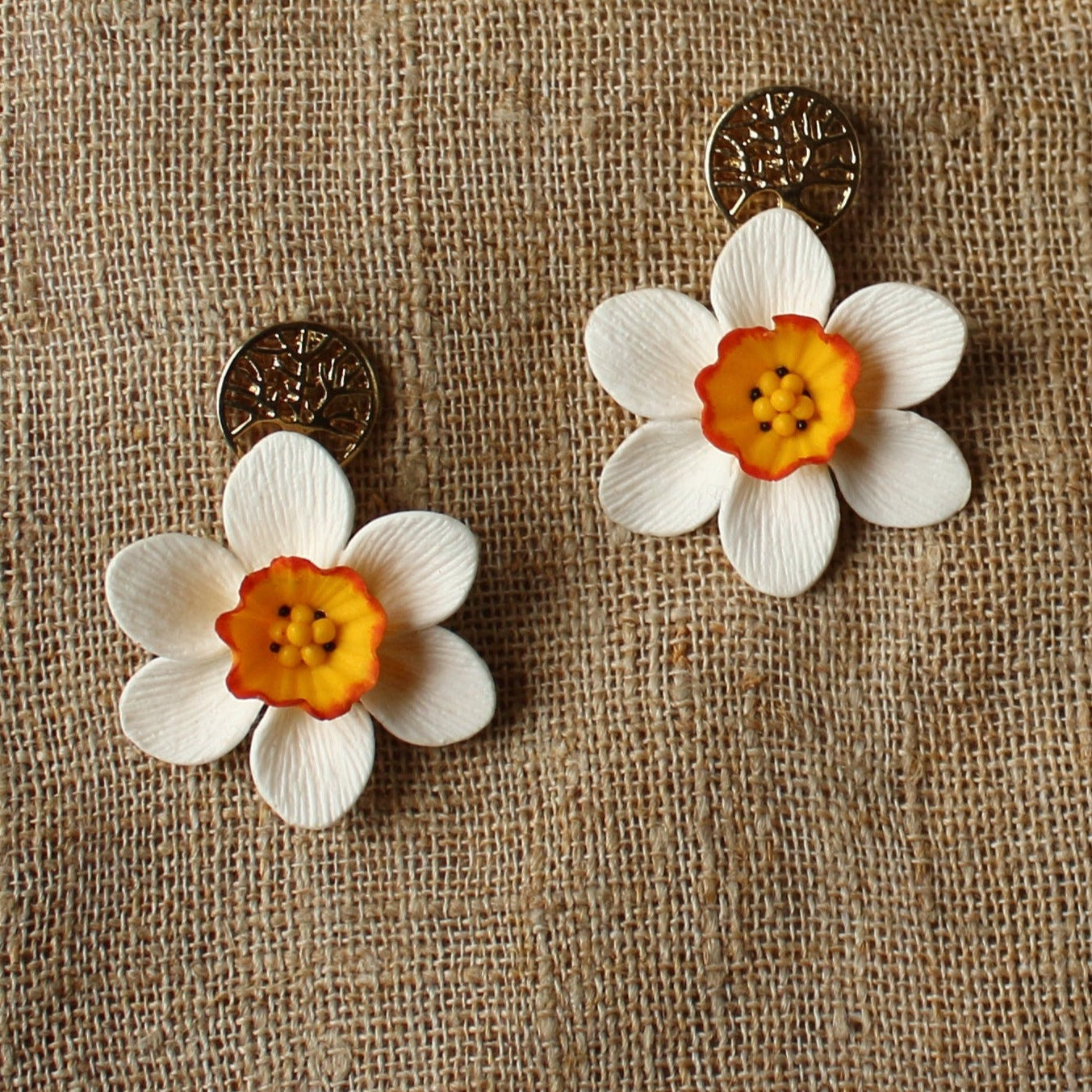 White Splendor: Daffodil Earrings Polymer Clay.