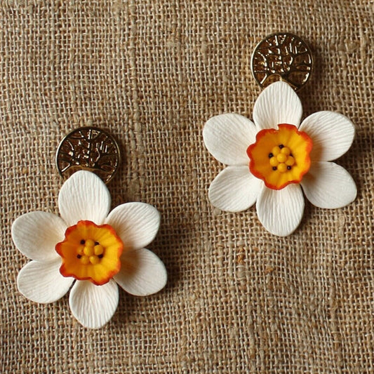 White Splendor: Daffodil Earrings Polymer Clay.