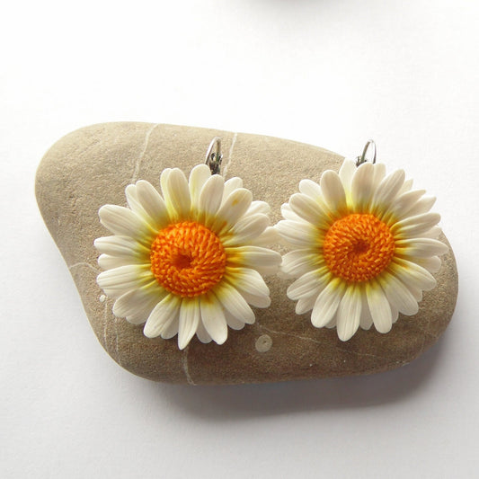 Whimsical Petals: Daisy Earrings Polymer Clay.