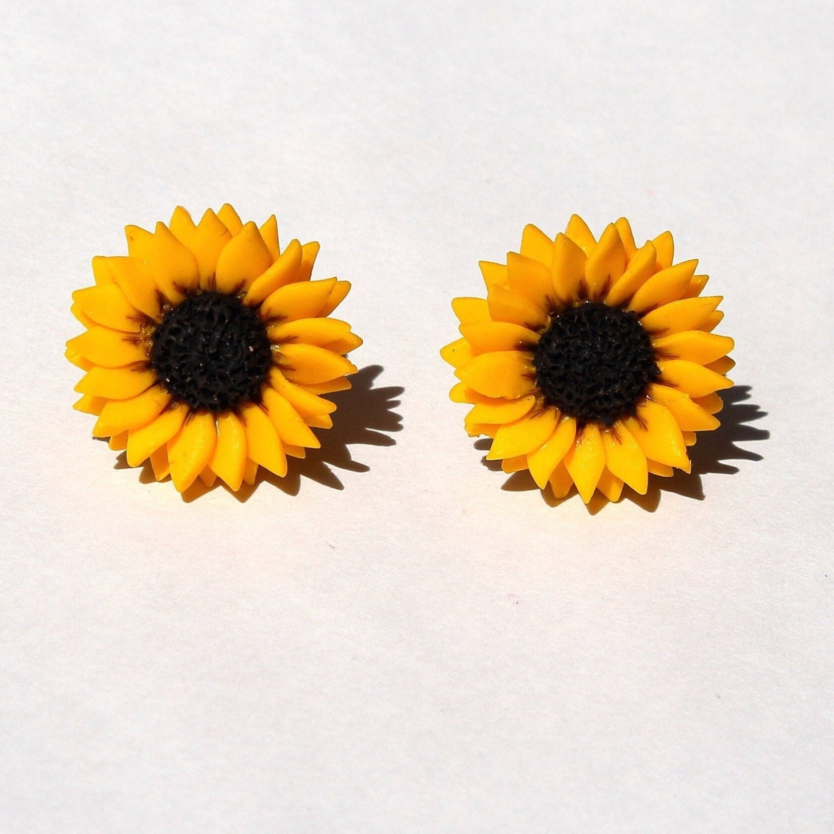 Sun-kissed Style: Sunflower Сlips Polymer Clay.