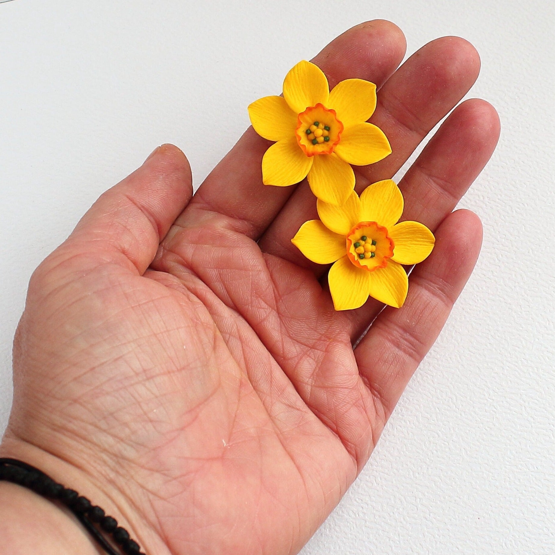 Sun kiss: Daffodil Earrings Polymer Clay.