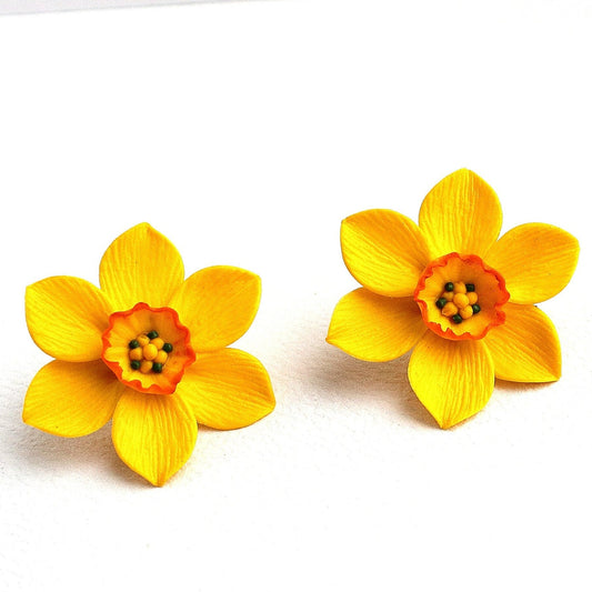 Sun kiss: Daffodil Earrings Polymer Clay.